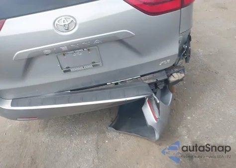 2015 Toyota Sienna Xle 8 Passenger z USA, uszkodzony, nr VIN 5TDYK3DC8FS677001